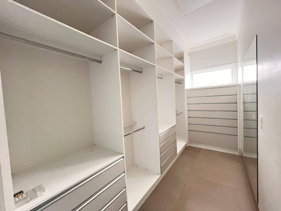 Imagem Casa com 3 Quartos à Venda, 222 m² em Cascavel