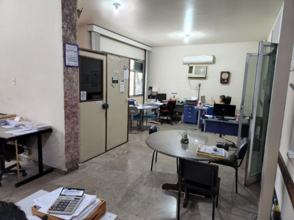 Imagem Imóvel com 3 Quartos à Venda, 220 m² em Jardim Vinte E Cinco De Agosto - Duque De Caxias Imagem Imóvel com 3 Quartos à Venda, 220 m² em Jardim Vinte E Cinco De Agosto - Duque De Caxias