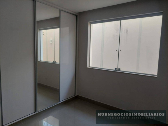 Imagem Casa com 4 Quartos à Venda, 350 m²