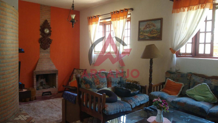 Imagem Casa com 3 Quartos à Venda, 186 m² em Samambaia - Mairiporã Imagem Casa com 3 Quartos à Venda, 186 m² em Samambaia - Mairiporã