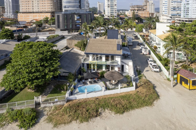 Casa com 7 Quartos à Venda, 360 m² em Balneário Perequê - Porto Belo
