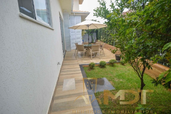 Imagem Casa com 4 Quartos à Venda, 375 m² em Condomínio Residencial Gran Park I - Vespasiano