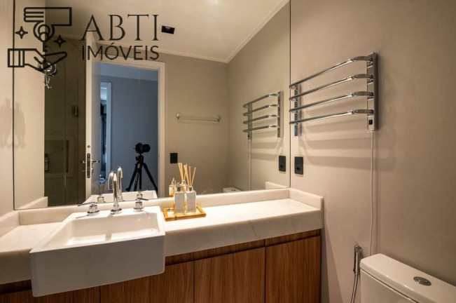 Imagem Apartamento com 2 Quartos à Venda, 72 m² em Moema - São Paulo