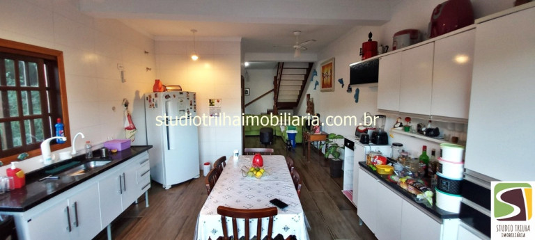 Casa com 2 Quartos à Venda,  em Piuva - Ilhabela