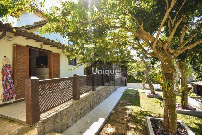 Imagem Casa com 6 Quartos à Venda, 450 m² em Ferradura - Armação Dos Búzios Imagem Casa com 6 Quartos à Venda, 450 m² em Ferradura - Armação Dos Búzios