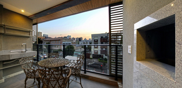 Imagem Imóvel com 2 Quartos à Venda, 182 m² em Petrópolis - Porto Alegre Imagem Imóvel com 2 Quartos à Venda, 182 m² em Petrópolis - Porto Alegre