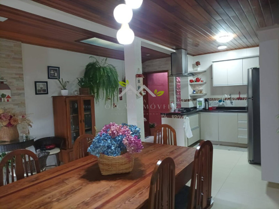 Imagem Casa com 3 Quartos à Venda, 252 m² em Vila Isabela - Campos Do Jordão
