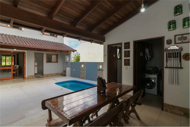 Imagem Casa com 3 Quartos à Venda,  em Hípica - Porto Alegre
