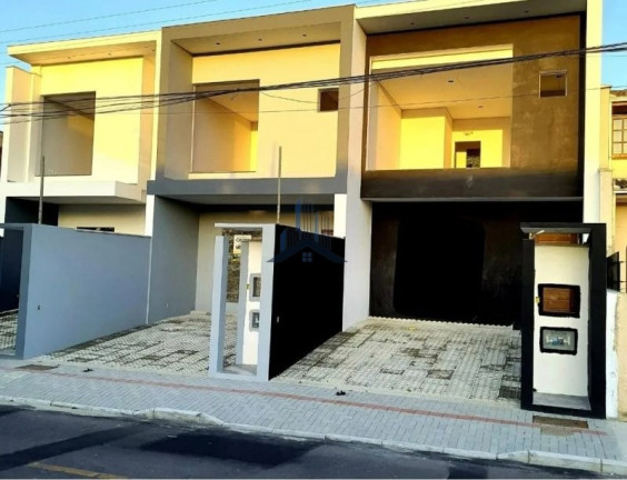Imagem Sobrado com 3 Quartos à Venda, 123 m² em Saguaçu - Joinville