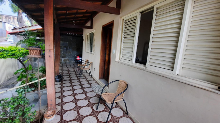 Imagem Casa com 3 Quartos à Venda, 236 m² em Barreiro - Belo Horizonte