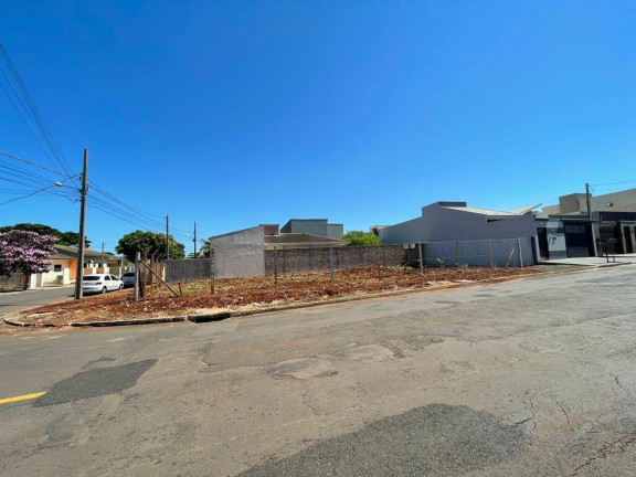 Terreno à Venda, 306 m² em Jardim Vale Das Perobas - Arapongas