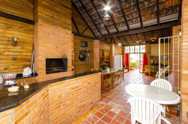 Imagem Casa com 4 Quartos à Venda, em Petrópolis - Porto Alegre Imagem Casa com 4 Quartos à Venda, em Petrópolis - Porto Alegre