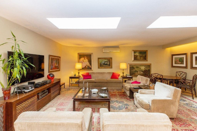 Imagem Casa com 3 Quartos à Venda, em Jardim Morumbi - São Paulo Imagem Casa com 3 Quartos à Venda, em Jardim Morumbi - São Paulo