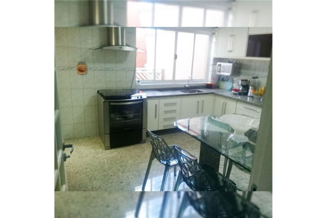 Imagem Casa com 3 Quartos à Venda, 220 m² Imagem Casa com 3 Quartos à Venda, 220 m²