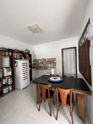 Imagem Sobrado com 4 Quartos para Alugar,  em Jardim Renascença - São Luís