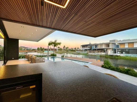 Imagem Casa com 5 Quartos à Venda, 450 m² em Centro - Capao Da Canoa