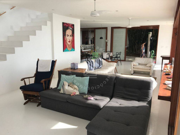 Imagem Casa com 5 Quartos à Venda, 340 m² em Centro - Angra Dos Reis