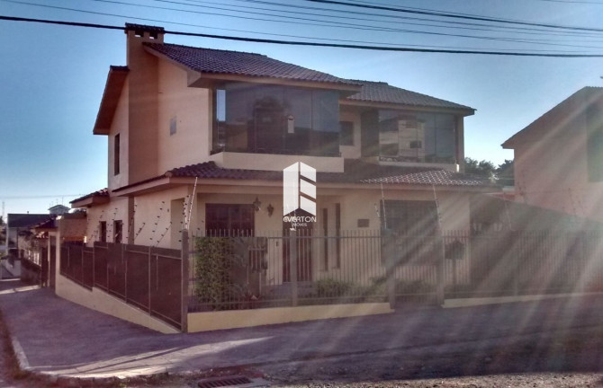 Imagem Casa com 6 Quartos à Venda, 354 m² em Dom Antônio Reis - Santa Maria
