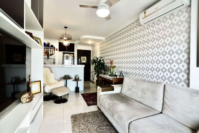 Imagem Imóvel com 1 Quarto à Venda, 45 m² em Cristal - Porto Alegre Imagem Imóvel com 1 Quarto à Venda, 45 m² em Cristal - Porto Alegre