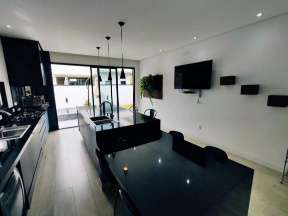 Imagem Imóvel com 3 Quartos à Venda, 187 m² Imagem Imóvel com 3 Quartos à Venda, 187 m²