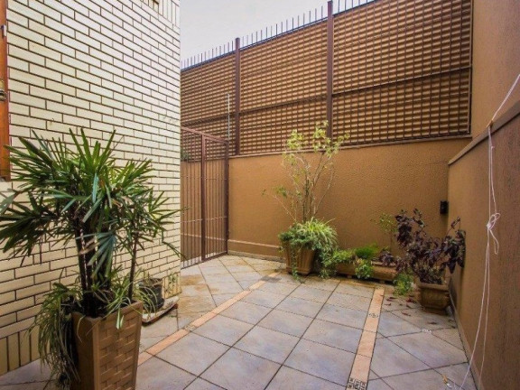 Imagem Casa com 3 Quartos à Venda, 166 m² em Jardim Itu - Porto Alegre Imagem Casa com 3 Quartos à Venda, 166 m² em Jardim Itu - Porto Alegre