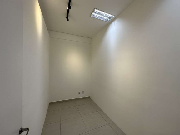 Imagem Sala Comercial à Venda ou Locação, 57 m² em Granja Viana - Cotia Imagem Sala Comercial à Venda ou Locação, 57 m² em Granja Viana - Cotia