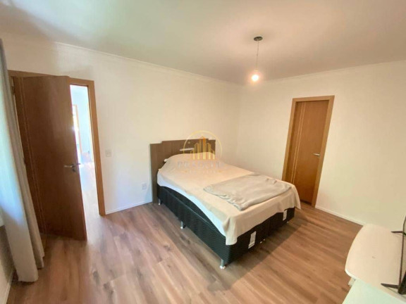 Imagem Casa com 3 Quartos à Venda, em Balneário Camboriú Imagem Casa com 3 Quartos à Venda, em Balneário Camboriú