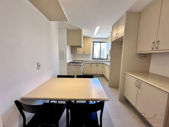 Imagem Apartamento com 4 Quartos à Venda, em Centro - Florianópolis Imagem Apartamento com 4 Quartos à Venda, em Centro - Florianópolis