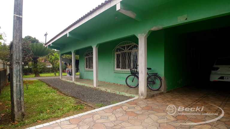 Casa com 3 Quartos à Venda, 195 m² em Aventureiro - Joinville