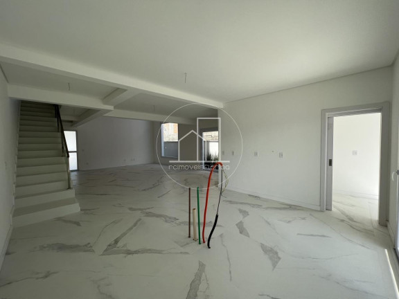 Imagem Casa com 4 Quartos à Venda, 477 m² em Ingleses Do Rio Vermelho - Florianópolis Imagem Casa com 4 Quartos à Venda, 477 m² em Ingleses Do Rio Vermelho - Florianópolis