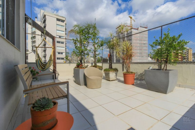 Imagem Imóvel com 3 Quartos à Venda, 200 m² em Auxiliadora - Porto Alegre Imagem Imóvel com 3 Quartos à Venda, 200 m² em Auxiliadora - Porto Alegre