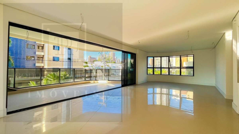 Imagem Apartamento com 4 Quartos à Venda, 254 m² em Meireles - Fortaleza
