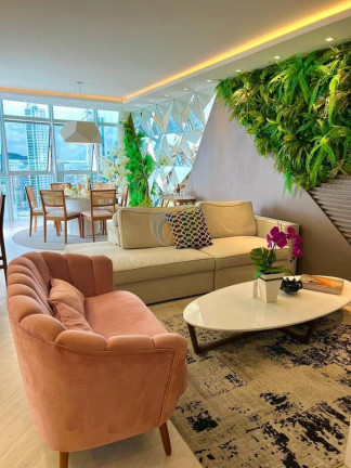 Imagem Apartamento com 3 Quartos para Alugar, 128 m² em Centro - Balneário Camboriú