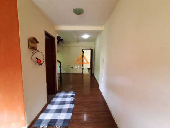 Imagem Casa com 4 Quartos à Venda, 380 m²