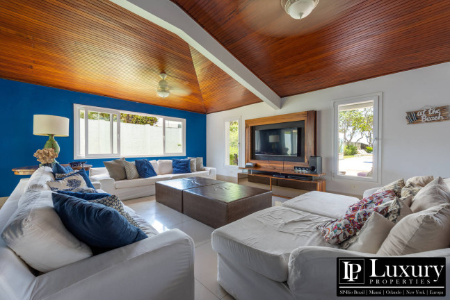 Imagem Casa de Condomínio com 7 Quartos à Venda, em Tenório (praia Vermelha) - Ubatuba Imagem Casa de Condomínio com 7 Quartos à Venda, em Tenório (praia Vermelha) - Ubatuba