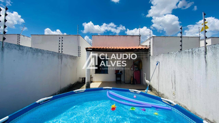 Imagem Casa com 2 Quartos à Venda, 70 m² em Mangabeira - Feira De Santana