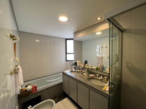 Imagem Imóvel com 4 Quartos à Venda, 220 m² em Itaim Bibi - São Paulo
