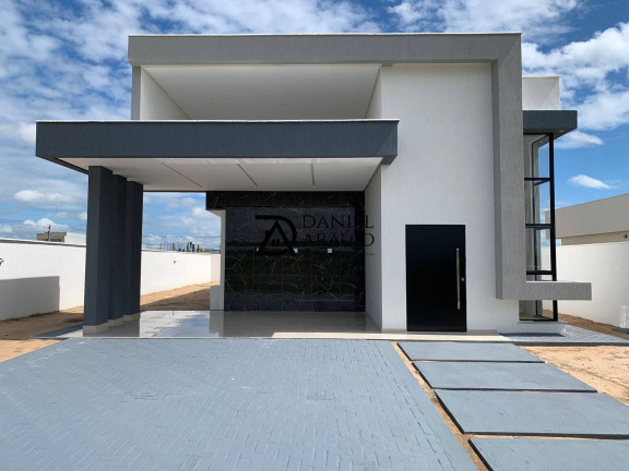 Casa com 3 Quartos à Venda,  em Mossoró