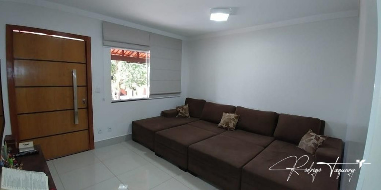 Imagem Casa de Condomínio com 3 Quartos à Venda, 210 m² em Sítio De Recreio Ipê - Goiânia