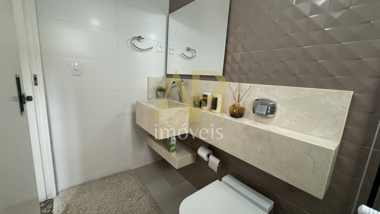 Imagem Casa com 4 Quartos à Venda, 286 m² em Praia João Rosa - Biguaçu Imagem Casa com 4 Quartos à Venda, 286 m² em Praia João Rosa - Biguaçu