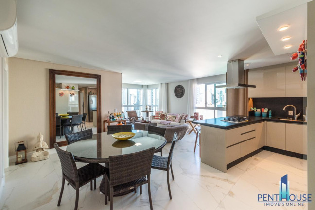 Imagem Apartamento com 3 Quartos à Venda, 126 m² em Centro - Balneário Camboriú Imagem Apartamento com 3 Quartos à Venda, 126 m² em Centro - Balneário Camboriú