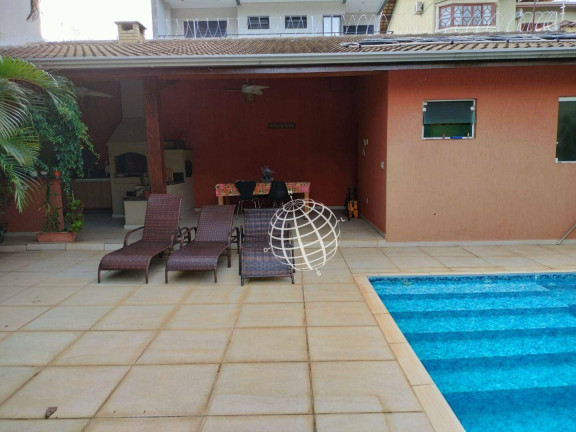 Imagem Casa com 4 Quartos à Venda, 330 m² em Vila Petrópolis - Atibaia