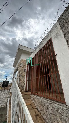 Casa com 5 Quartos para Alugar,  em Centro - Franca