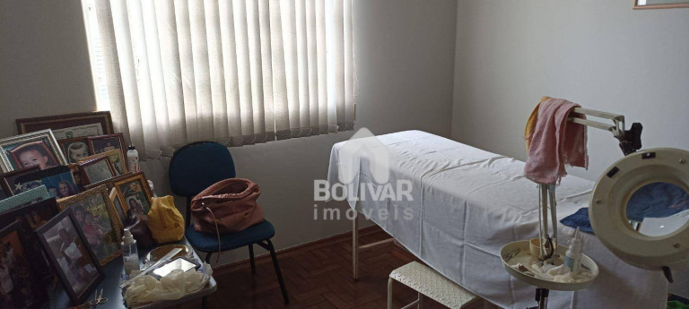 Imagem Casa com 5 Quartos à Venda, 250 m² em Setor Central - Itumbiara Imagem Casa com 5 Quartos à Venda, 250 m² em Setor Central - Itumbiara