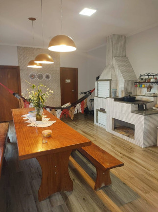 Imagem Casa com 3 Quartos à Venda, 420 m² em Centro - Tijucas Imagem Casa com 3 Quartos à Venda, 420 m² em Centro - Tijucas