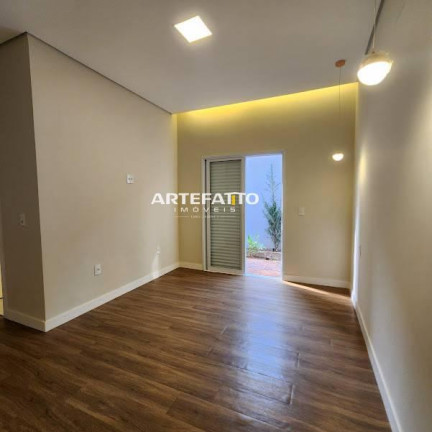 Imagem Casa com 4 Quartos à Venda, 244 m²
