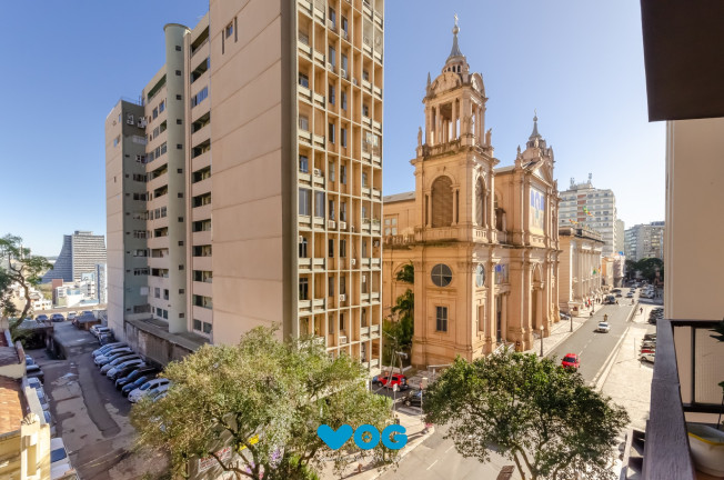 Imagem Imóvel com 3 Quartos à Venda, 168 m² em Centro Histórico - Porto Alegre Imagem Imóvel com 3 Quartos à Venda, 168 m² em Centro Histórico - Porto Alegre