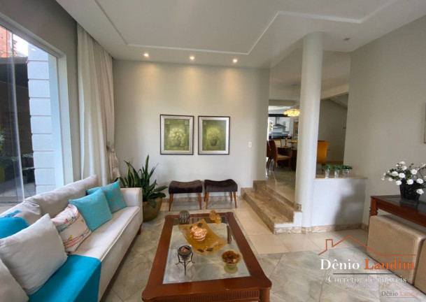 Imagem Casa com 4 Quartos à Venda, 329 m² em Ibituruna - Montes Claros Imagem Casa com 4 Quartos à Venda, 329 m² em Ibituruna - Montes Claros