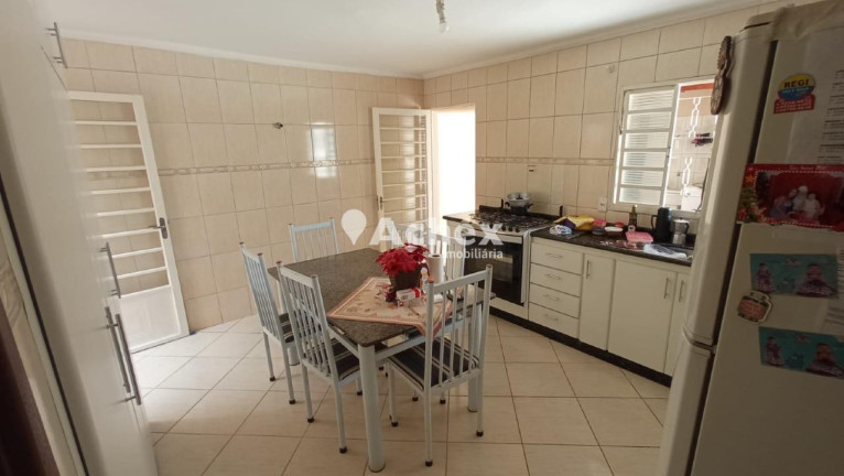 Casa com 3 Quartos à Venda, 160 m² em Vila Costa E Silva - Campinas