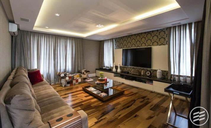 Imagem Casa com 4 Quartos à Venda, 730 m² em Estados - Balneário Camboriú Imagem Casa com 4 Quartos à Venda, 730 m² em Estados - Balneário Camboriú
